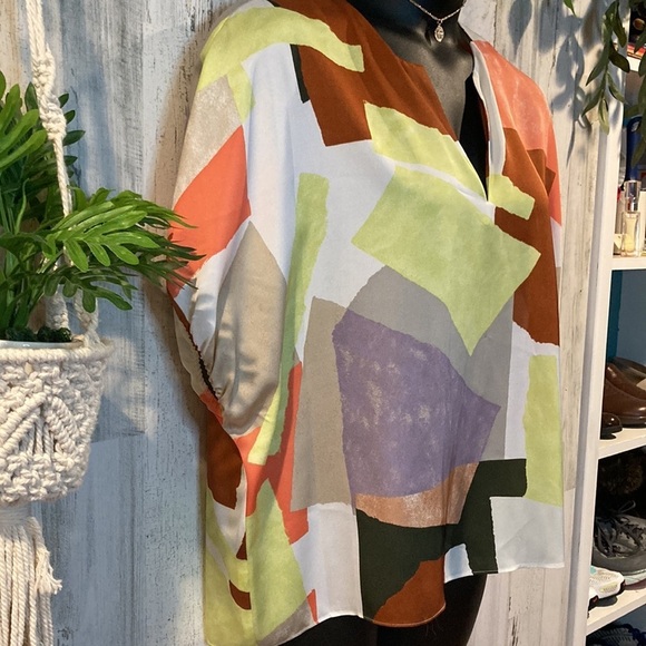 enThread Abstract Print Blouse - Picture 4 of 9